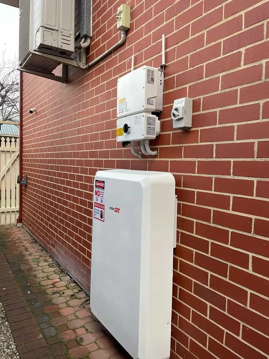 Home battery system installation for 2025 battery rebate guide Australia